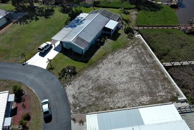4717 Tahiti DR-8