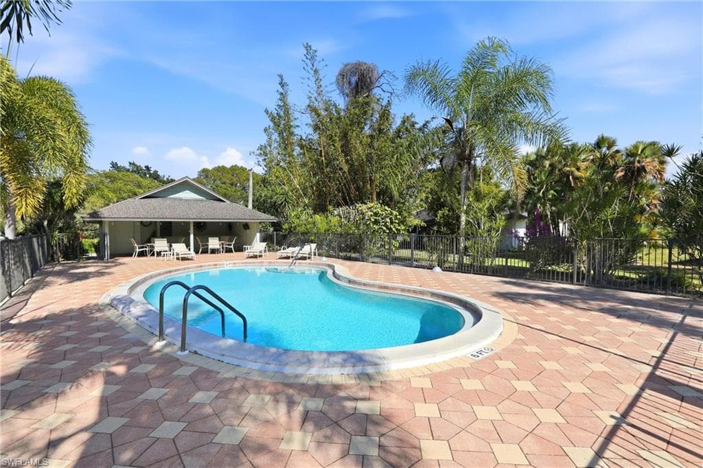 142 Old Tamiami TRL-46
