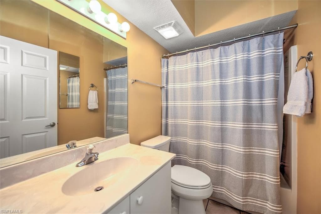 25741 Lake Amelia WAY 202-22