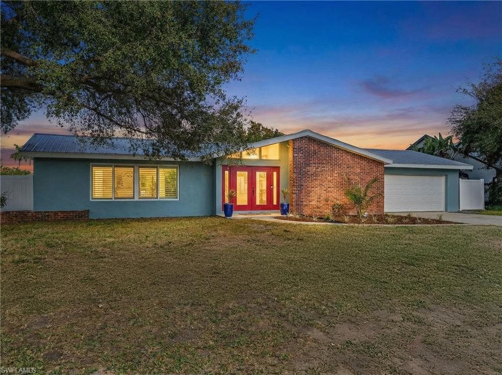 541 Bayside DR-6