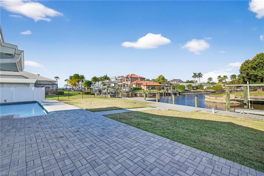 541 Bayside DR-32