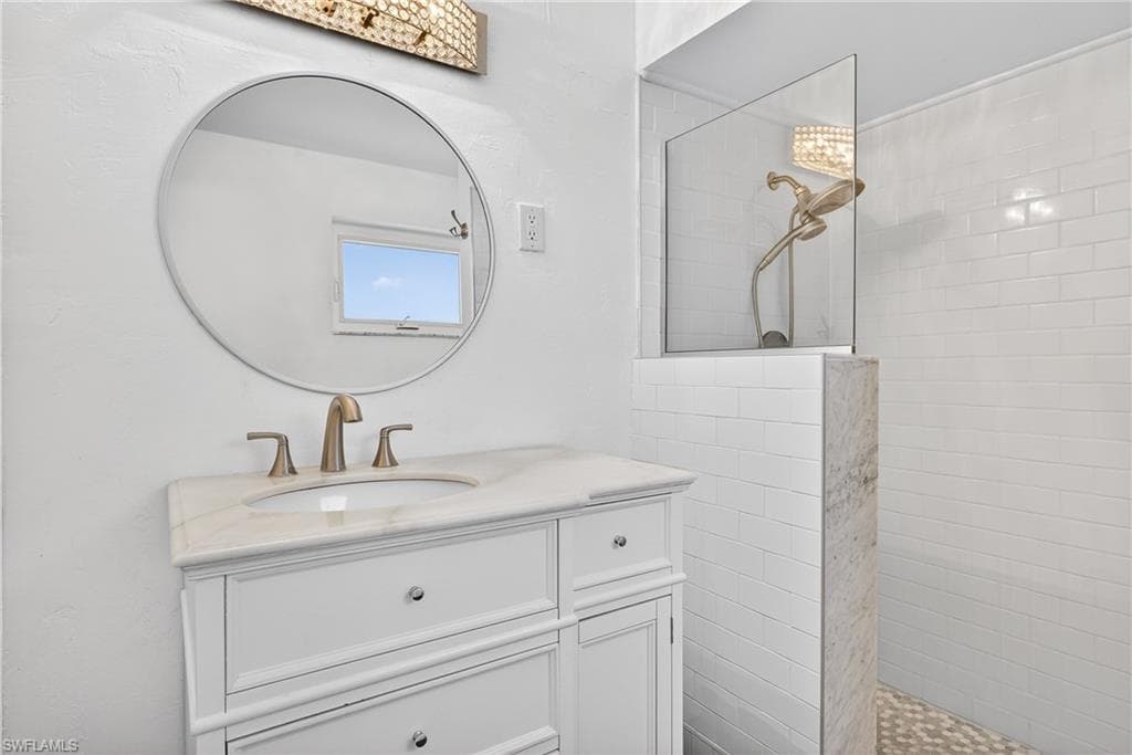 541 Bayside DR-24