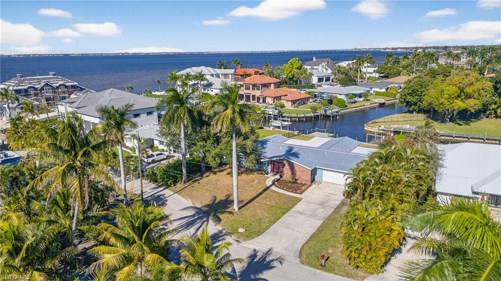 541 Bayside DR-34