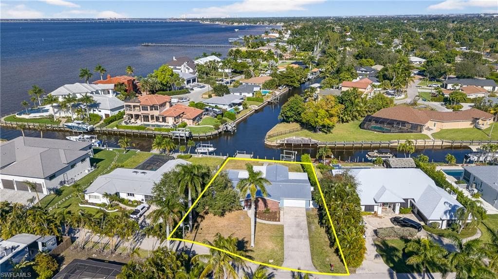 541 Bayside DR-33