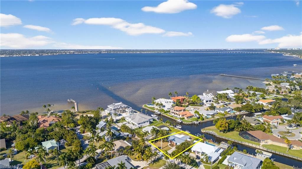 541 Bayside DR-37