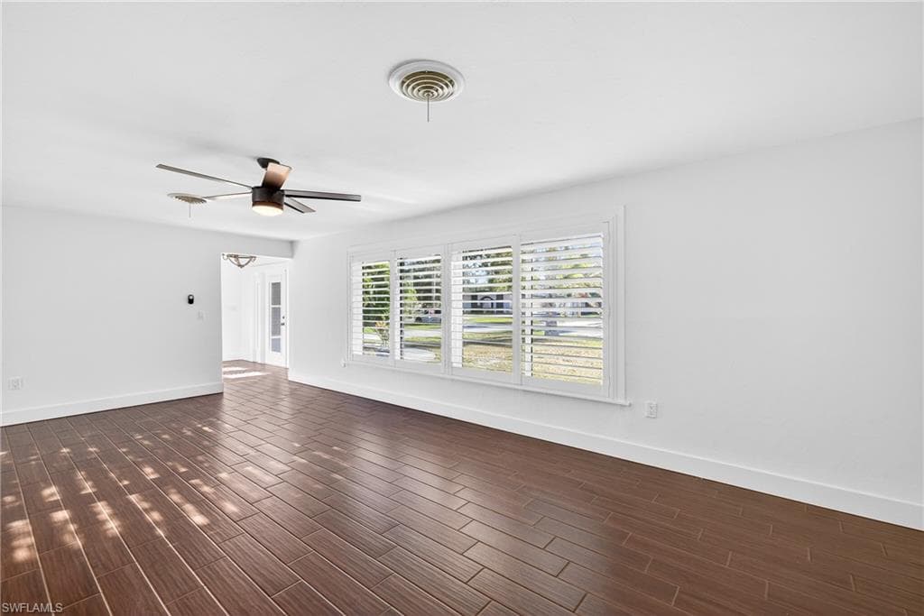 541 Bayside DR-19
