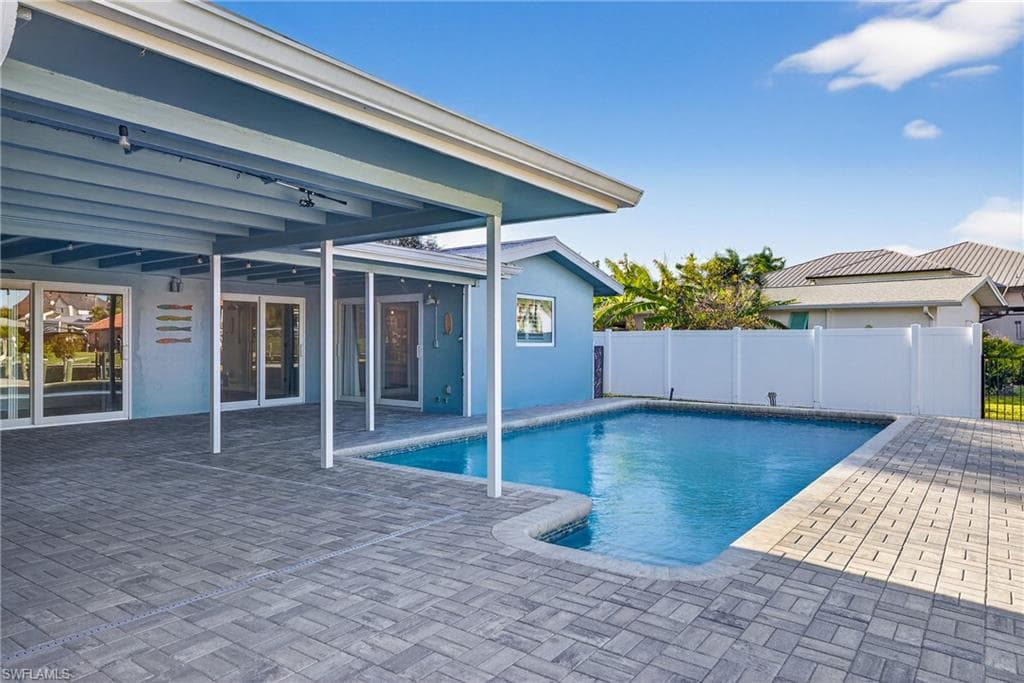 541 Bayside DR-31