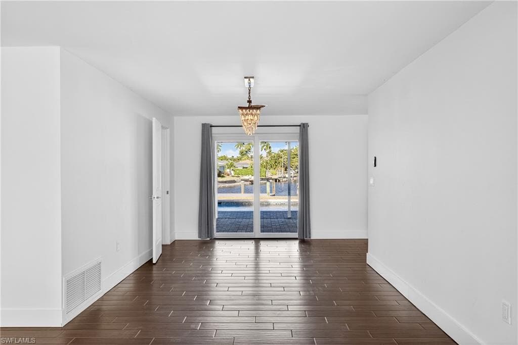 541 Bayside DR-21