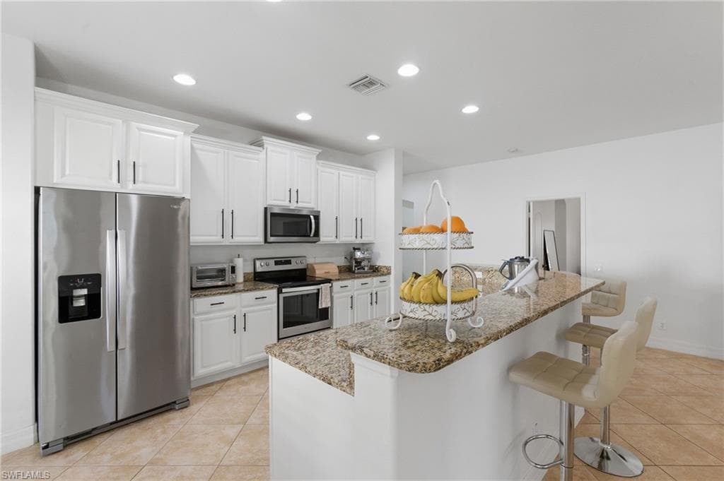 2452 Blackburn CIR-6
