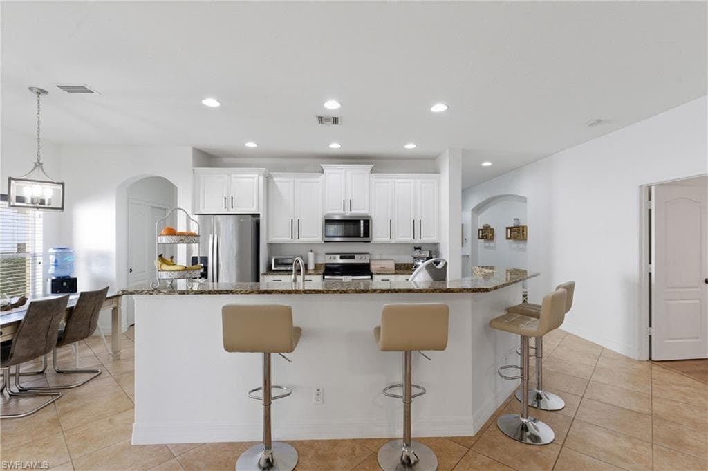 2452 Blackburn CIR-16