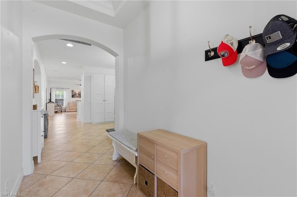 2452 Blackburn CIR-28