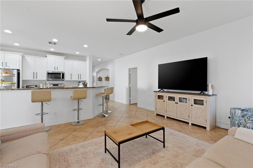 2452 Blackburn CIR-15