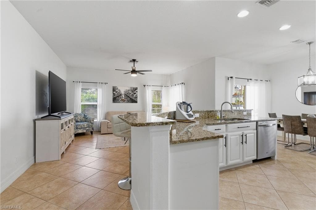 2452 Blackburn CIR-19