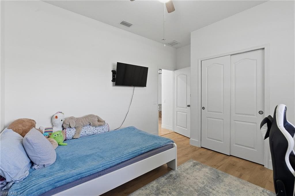 2452 Blackburn CIR-39