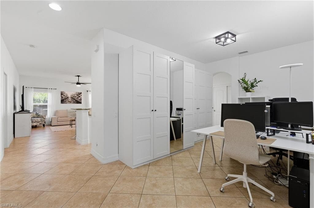 2452 Blackburn CIR-29