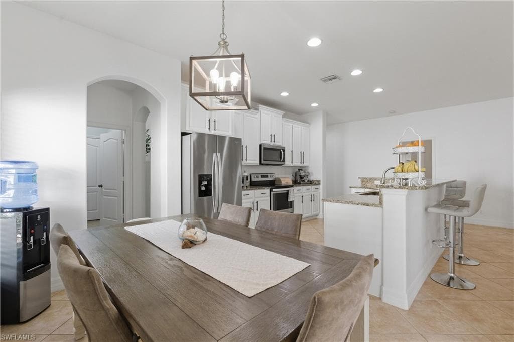2452 Blackburn CIR-25