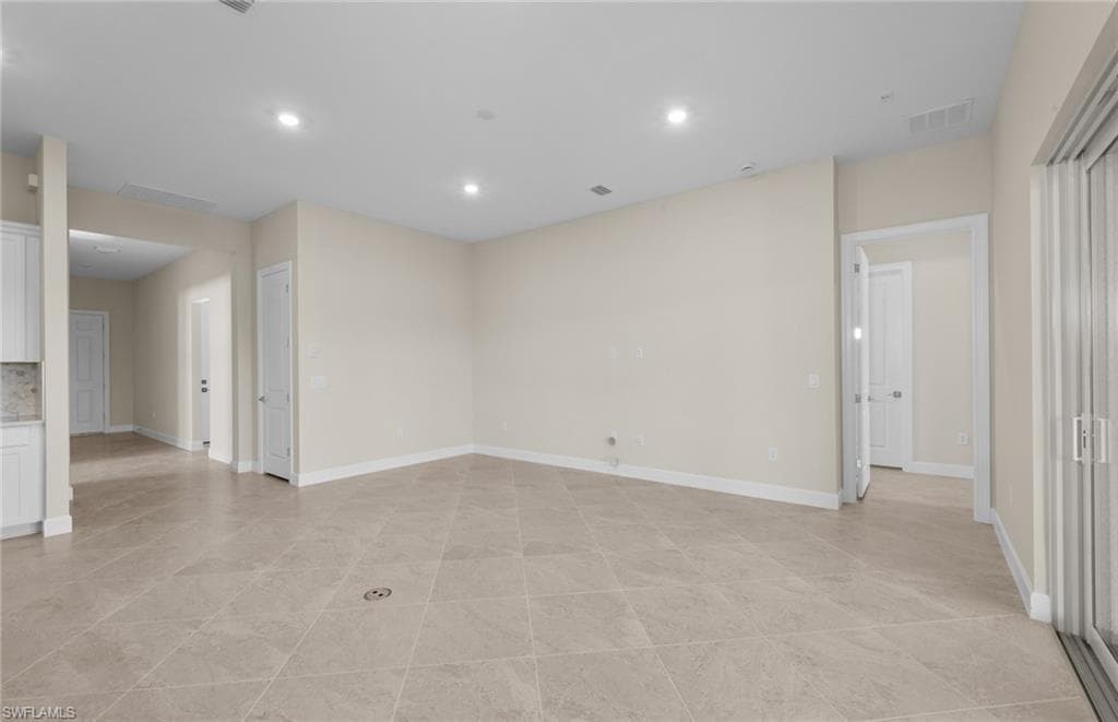 7136 Chapel Creek LN-26