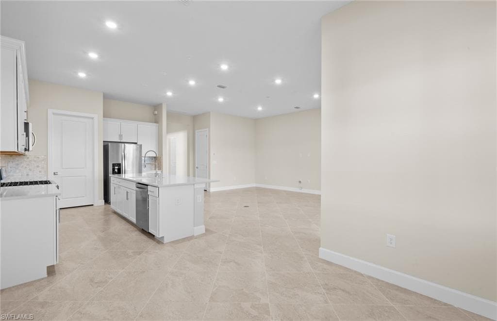 7136 Chapel Creek LN-25