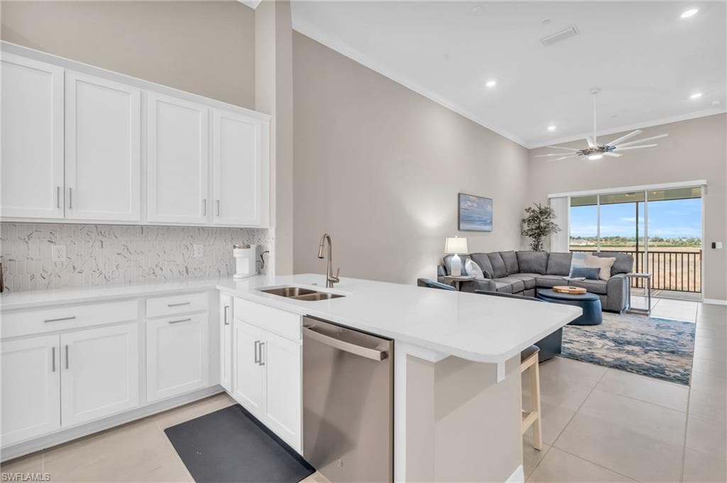 11811 Venetian Lagoon DR 202-14