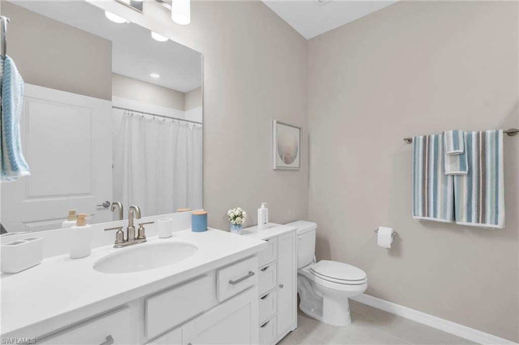 11811 Venetian Lagoon DR 202-25