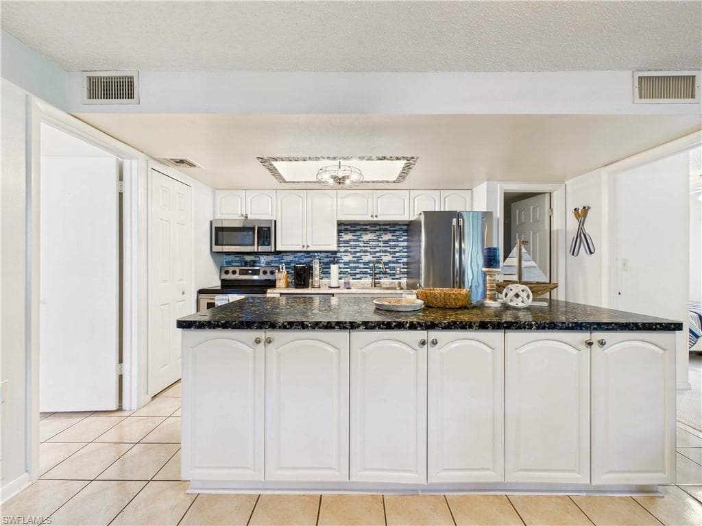 232 Palm DR 47-5-6