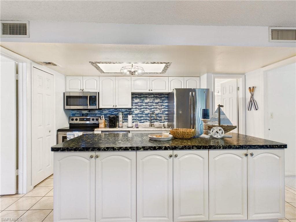 232 Palm DR 47-5-20