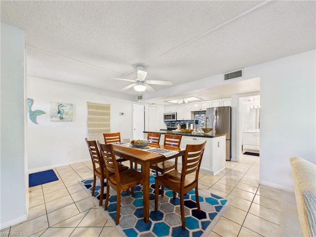 232 Palm DR 47-5-9