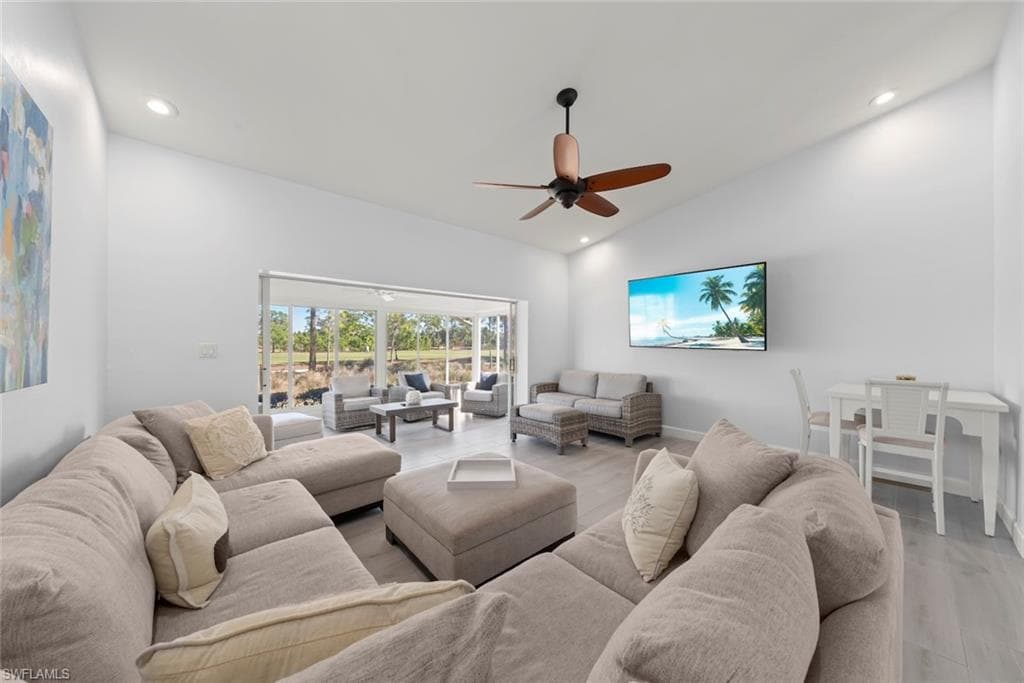 15667 Carriedale LN-28