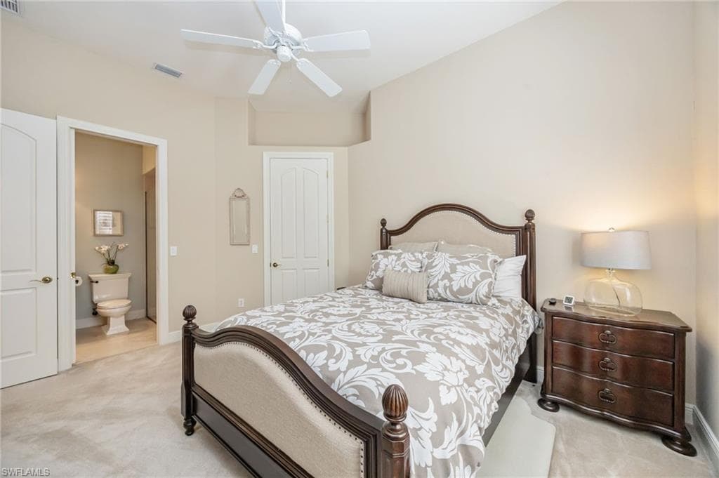 5596 Hammock Isles DR-22