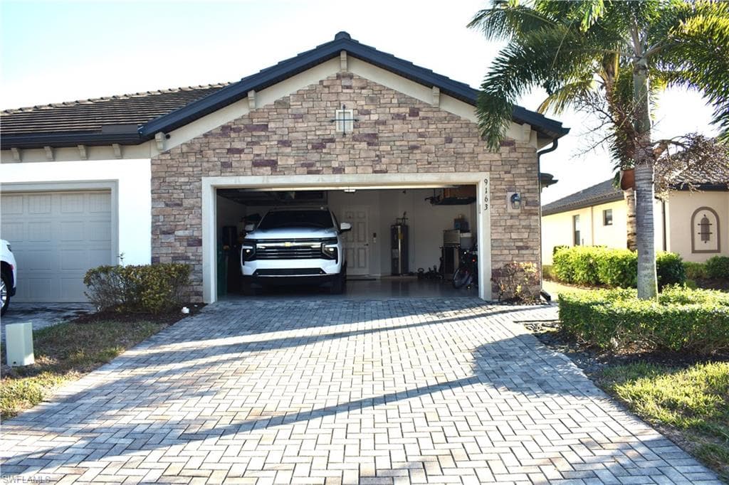 9163 Woodhurst DR-26