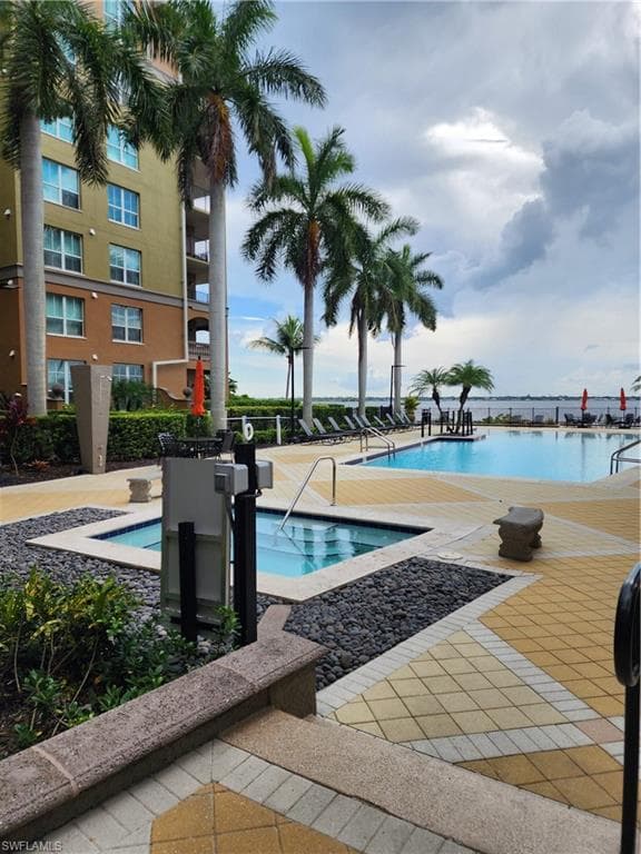 2825 Palm Beach BLVD 416-42
