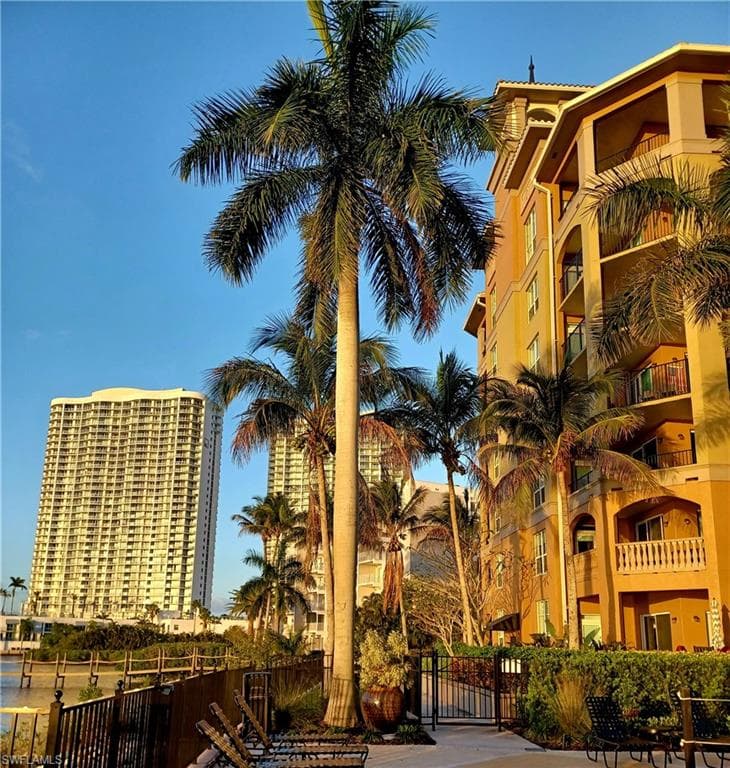 2825 Palm Beach BLVD 416-28