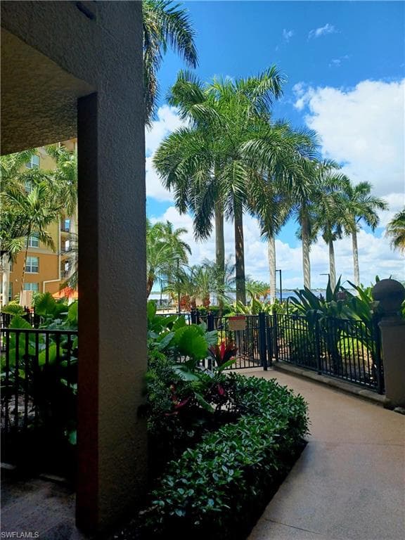 2825 Palm Beach BLVD 416-39