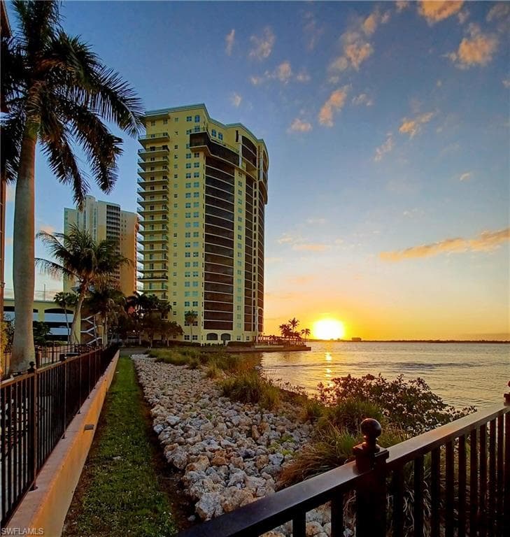 2825 Palm Beach BLVD 416-29