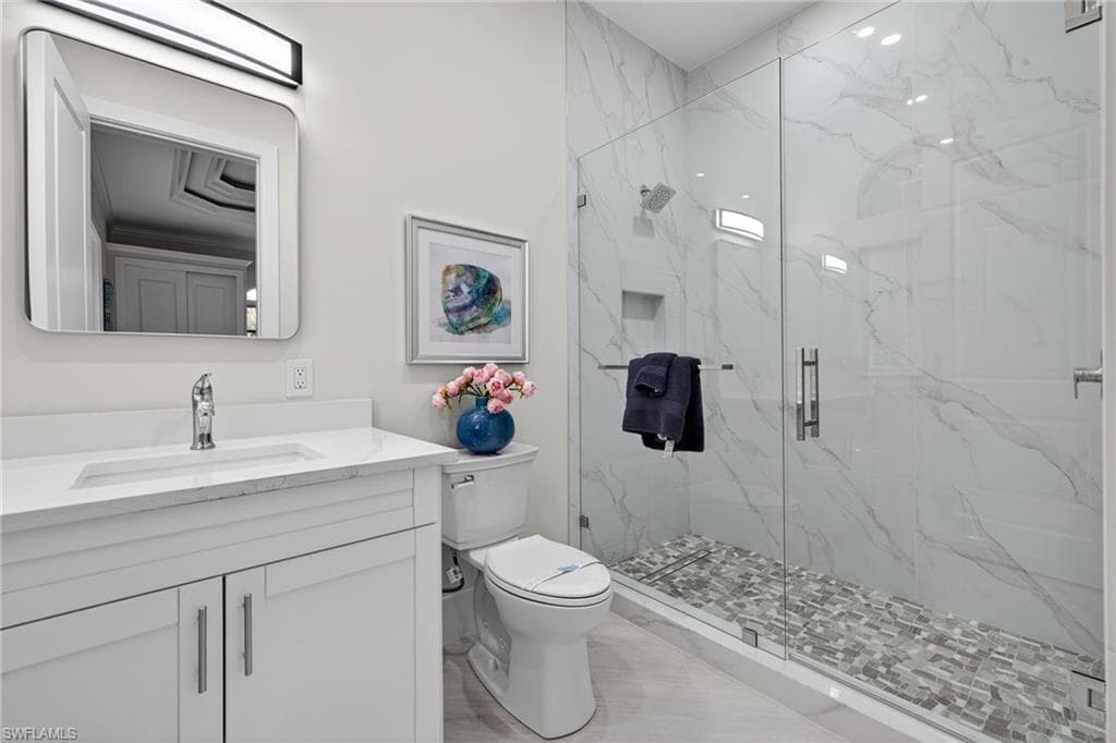 6461 Livingston Woods LN-27
