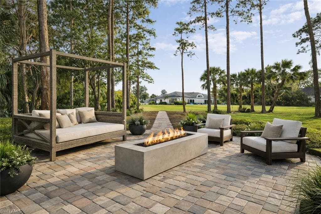 6461 Livingston Woods LN-39