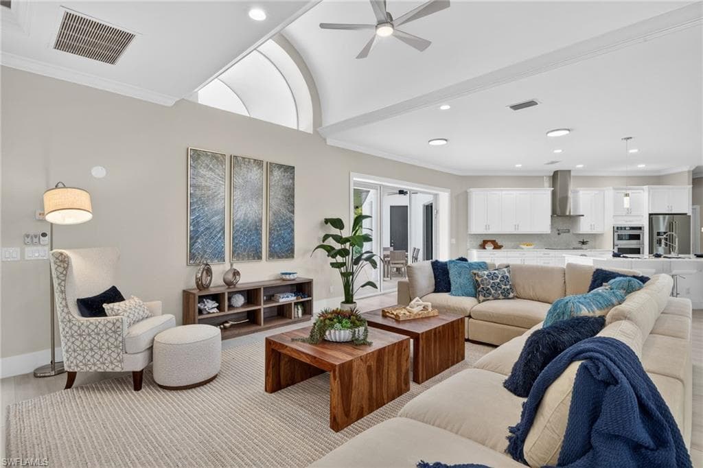 6461 Livingston Woods LN-4