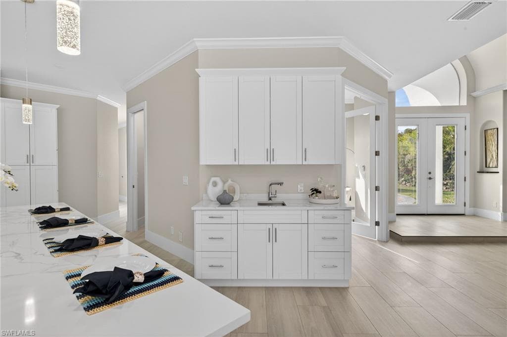 6461 Livingston Woods LN-8