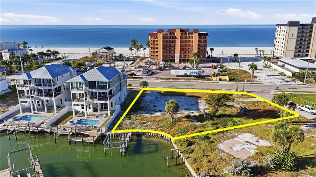601 Estero BLVD-13