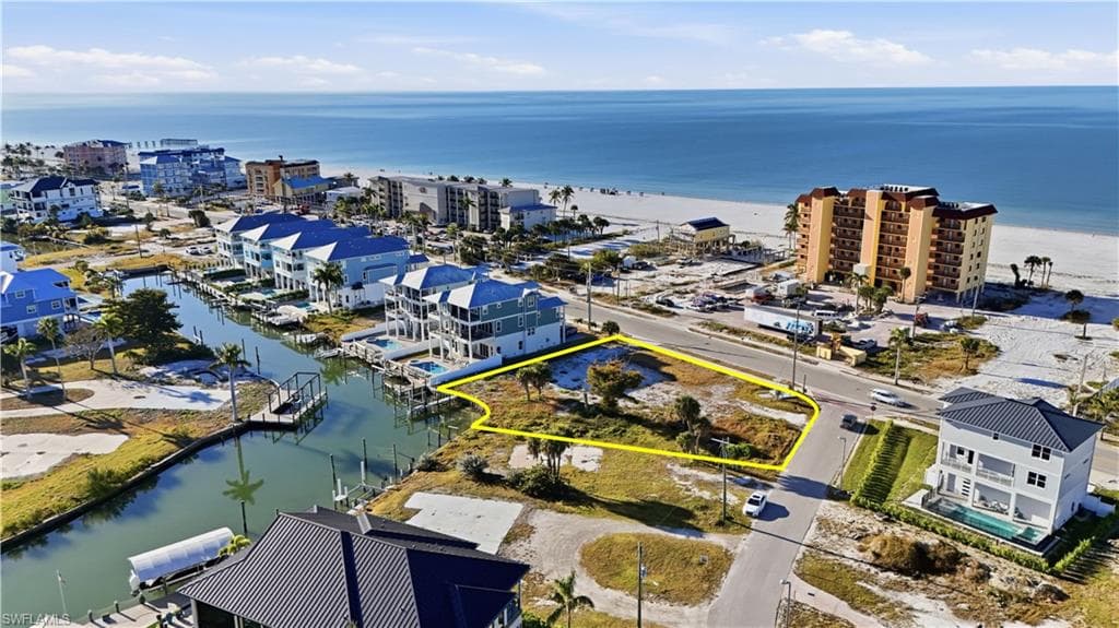 601 Estero BLVD-12