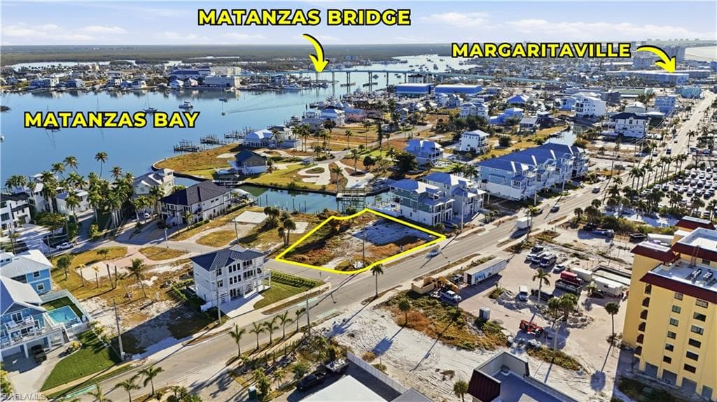 601 Estero BLVD-5