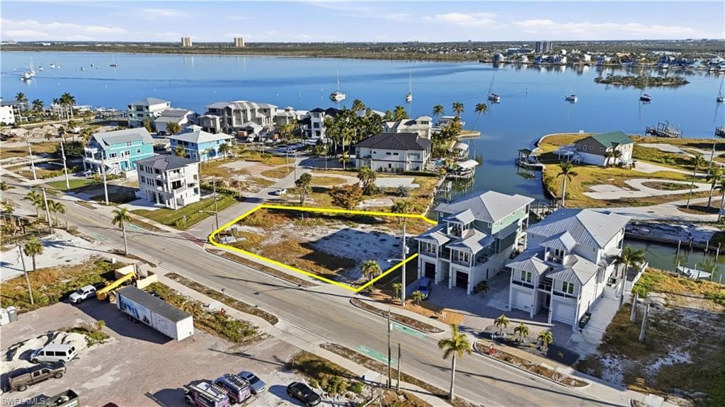 601 Estero BLVD-9