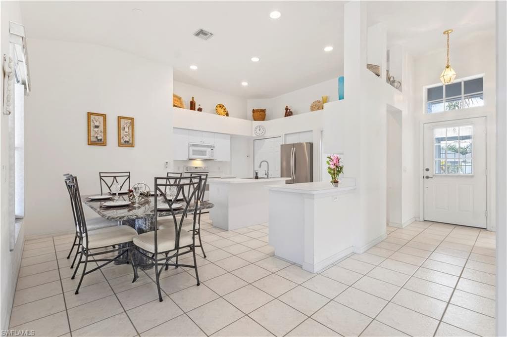 3650 Sunland LN-9