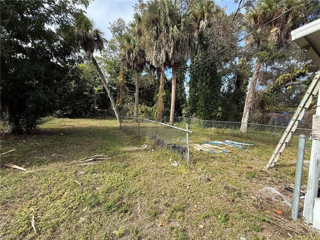 244 Labelle AVE-20