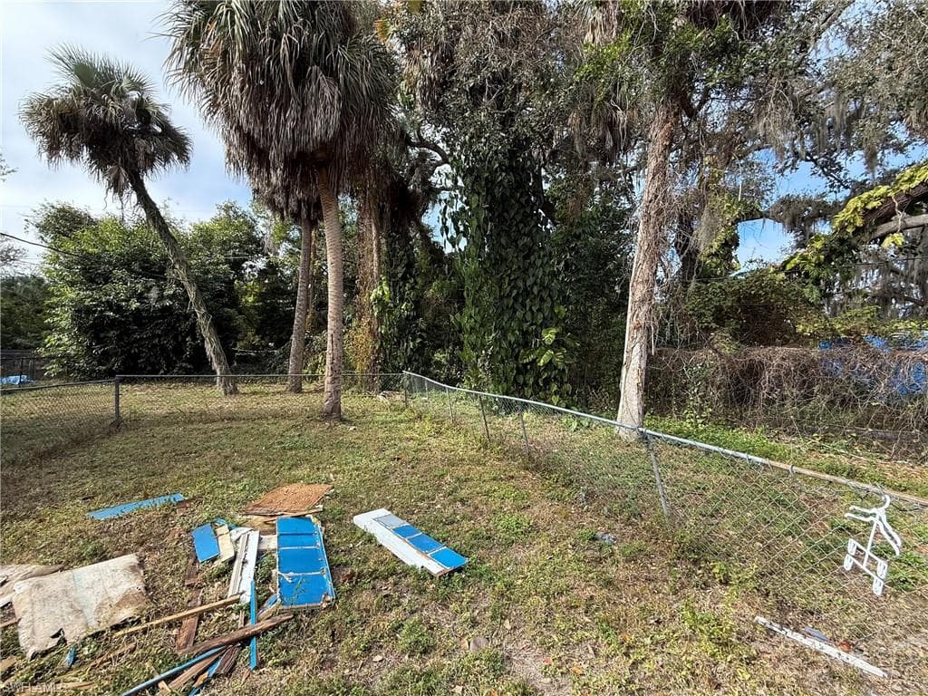 244 Labelle AVE-15