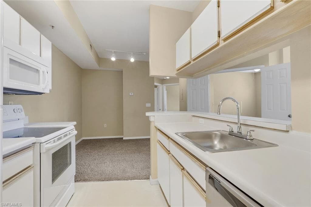 6321 Aragon WAY 206-11