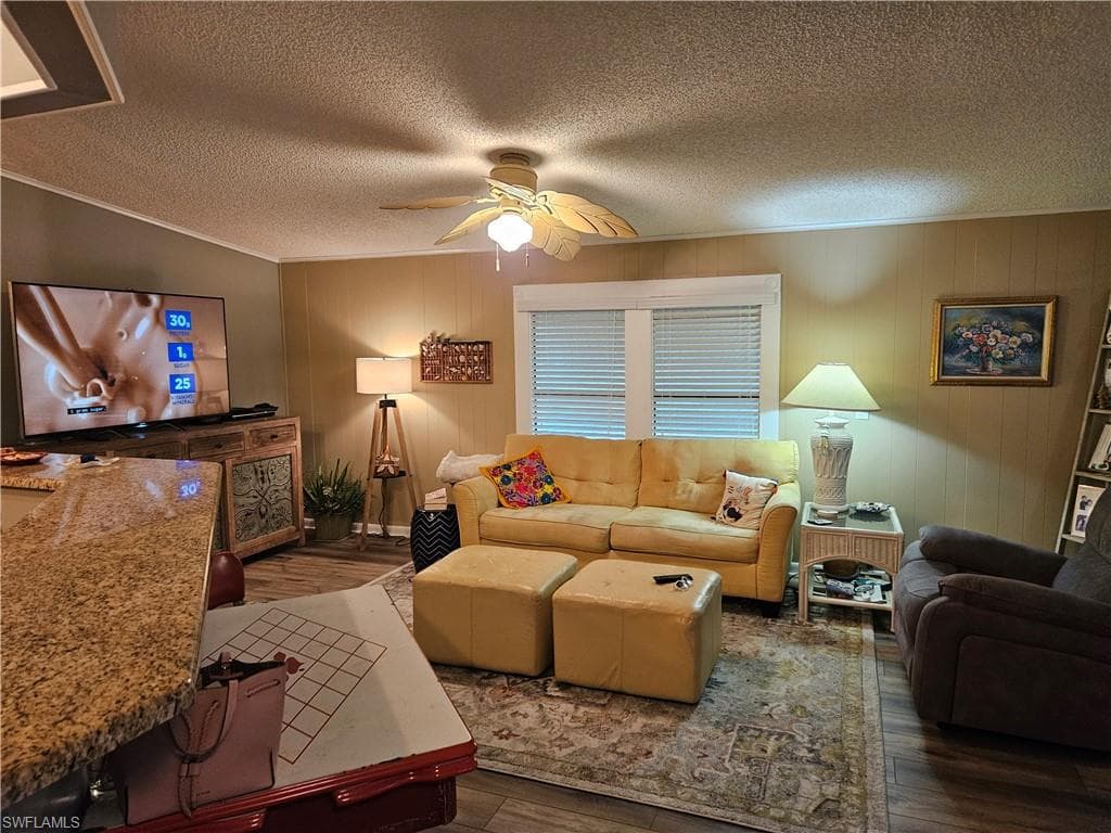 14 Peridot AVE 14PT-9