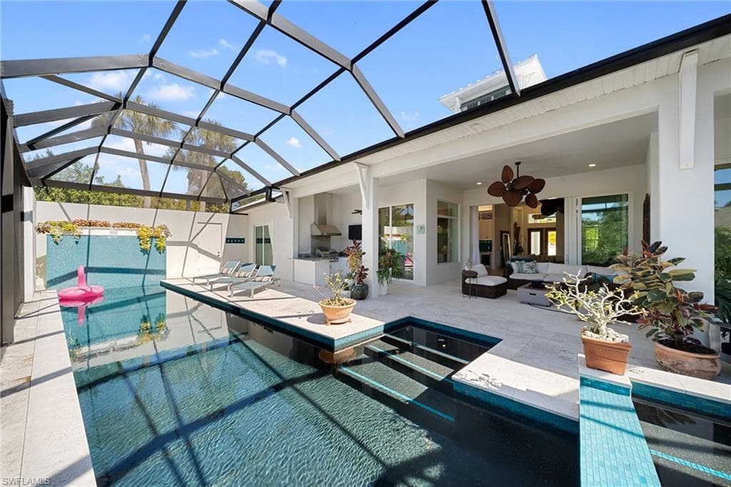 27000 Flamingo DR-26