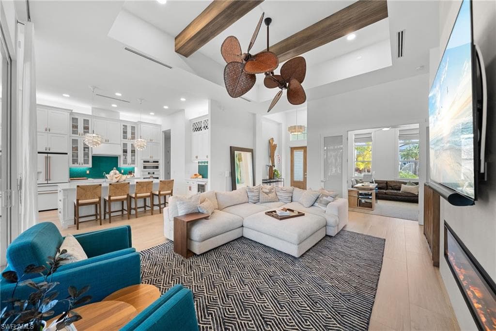 27000 Flamingo DR-9