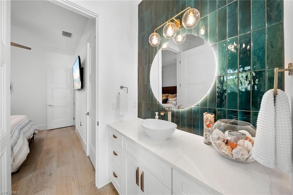 27000 Flamingo DR-40